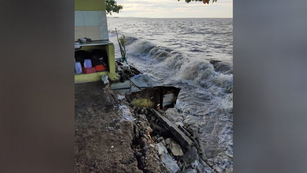 Air pasang besar jejaskan nelayan di Pantai Puteri dan ...