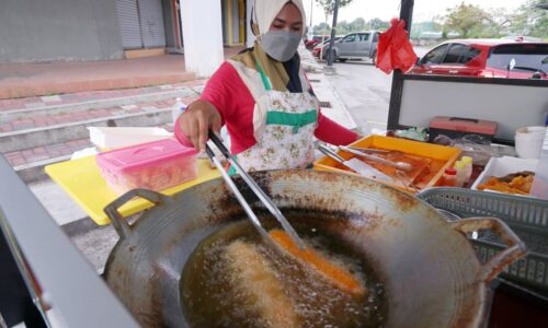 Bina lebih banyak gerai peniaga kecil di lokasi strategik