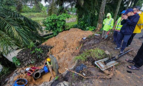 Chaah tiada bekalan air bersih susulan paip pecah dibawa arus