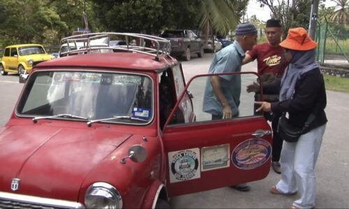 Jamu durian naik kereta antik