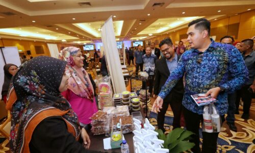 Cadang taja caruman Perkeso untuk pekebun kecil