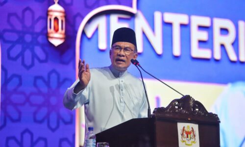 PM umum baucar buku RM100 kepada golongan pelajar