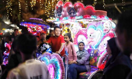 Bila Larut Malam: Pengayuh beca ‘mandi peluh’