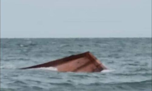 Bot terbalik di Segenting, empat nelayan hilang