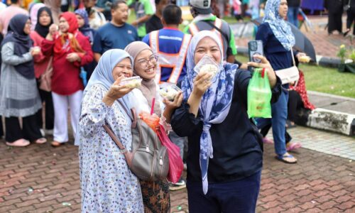 Melaka peruntuk RM50,000 ‘belanja’ durian percuma