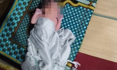 Bayi perempuan baharu lahir ditemukan di ruang solat masjid