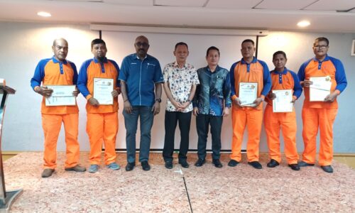 5 pekerja pembersihan Melaka terima anugerah