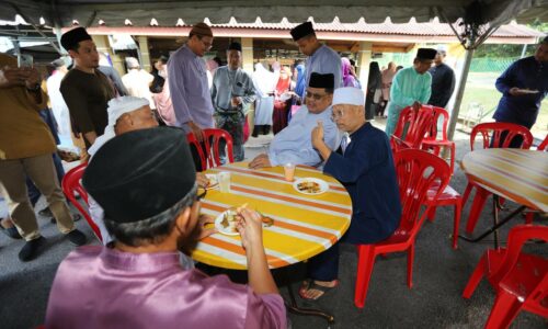 ‘Ab Rauf mudah mesra dengan orang kampung’