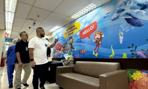 Lukisan mural ceriakan Wad Pediatrik Putra Specialist Hospital
