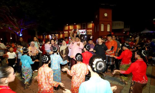 Pesta Kebaya angkat nilai martabat warisan budaya – KM