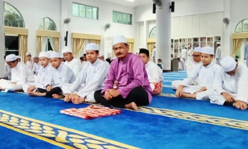 ‘Tok Sidang’ kembara 191 masjid di Melaka, sempurnakan misi jelajah subuh