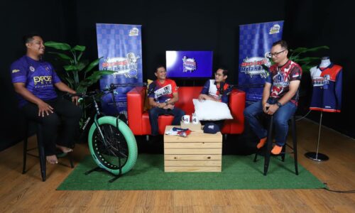 Motosikal menanti peserta Menara Taming Sari Fun Ride 3.0