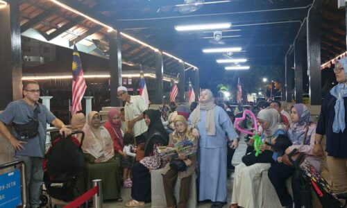 Bila Larut Malam peluang bawa keluarga besar ‘ambil angin’ malam