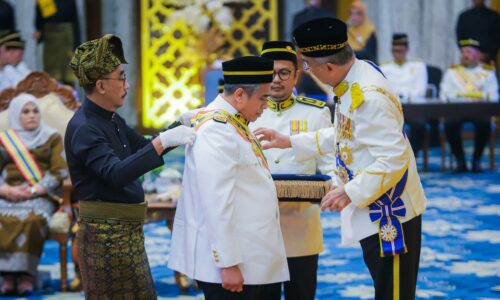 KSN dahului penerima Darjah Kebesaran Melaka