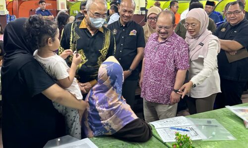 ‘Dari ada anak sampai ke cucu hadap banjir’