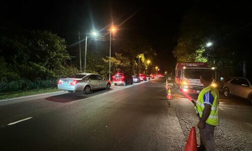 TURAP JALAN DI HUTAN SIMPAN BERMULA 7 PETANG HINGGA 6 PAGI