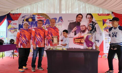 PERMAINAN LEGO CETUS KREATIVITI ADIK RAYYAN HASILKAN REPLIKA MENARA TAMING SARI