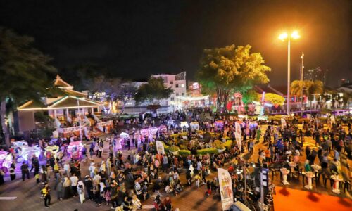 PELANCONG KE MELAKA NAIK MENDADAK