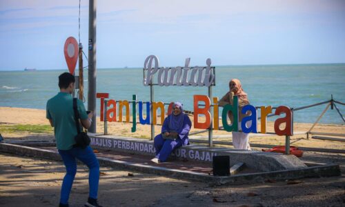 MOTOSIKAL, BARANGAN ELEKTRIK MENANTI PENGUNJUNG BERTUAH PESTA PANTAI TANJUNG BIDARA 2024