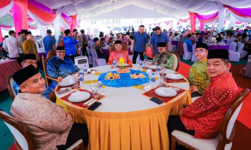 ORANG KAMPUNG RASA DEKAT DENGAN PEMIMPIN