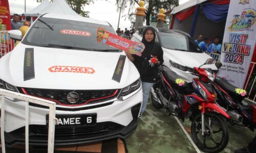 ORANG KEDAH PERTAMA KALI BERCUTI DI MELAKA MENANG PROTON X50