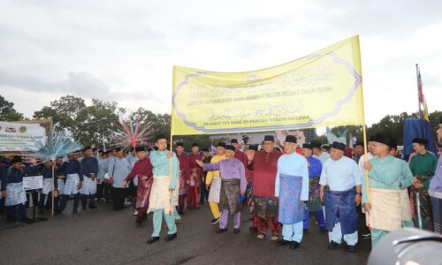 LEBIH 6,000 BERARAK DI SAMBUTAN MAULIDUR RASUL MELAKA