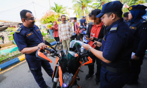 JPJ MELAKA BUKA PELUANG SEKOLAH BEKERJASAMA TINGKATKAN KESELAMATAN JALAN RAYA