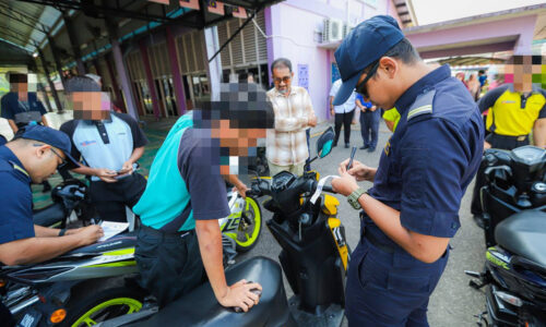 JUMLAH NAHAS KEMALANGAN JALAN RAYA BABIT PELAJAR SEKOLAH TINGGI DI ALOR GAJAH