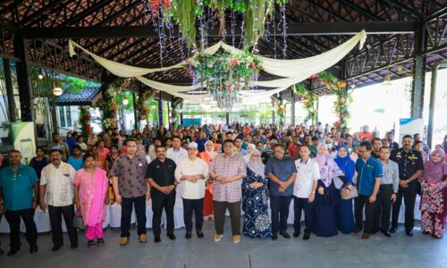 MELAKA CERIAKAN KOMUNITI INDIA SEMPENA DEEPAVALI