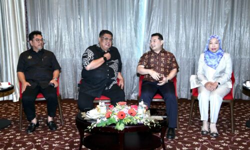 TIGA NEGERI KOMITED JAYAKAN KORIDOR EKONOMI ANJUNG SELATAN