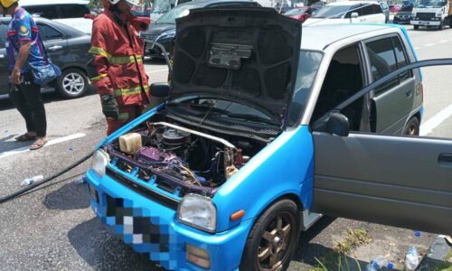 KANCIL TERBAKAR, LELAKI MELECUR DI JARI