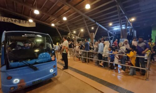 MELAKA BILA LARUT MALAM: ZOO MELAKA LEPASI SASARAN