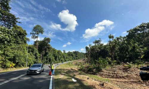 MELAKA USUL LALUAN 4 LORONG DI HUTAN SIMPAN SUNGAI UDANG