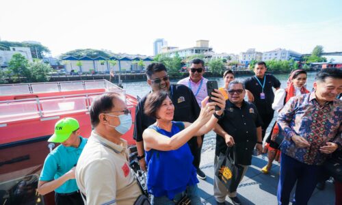 PELANCONGAN JALAN LAUT MELAKA MERIAH SETIAP ISNIN