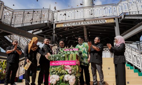 PUNCAK LAKSAMANA MERCU TANDA BAHARU MELAKA