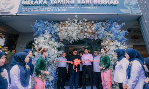 MENARA TAMING SARI GAMIT 9 JUTA PENGUNJUNG