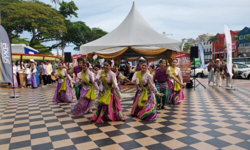 120 PELAJAR DARI ENAM NEGARA MERIAHKAN PROGRAM SILANG BUDAYA INSWA