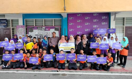 MURID ASNAF, ANAK YATIM TERIMA SUMBANGAN PEMBUKAAN AKAUN SSPN PRIME