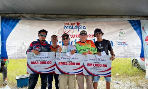 WARGA EMAS JUARA KEMBARA PANCING MELAKA, BAWA PULANG RM15,000