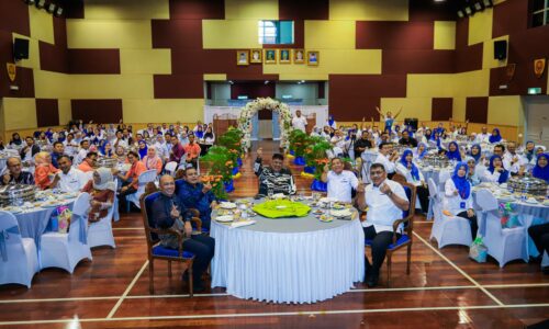 MELAKA WAJIBKAN POTONGAN GAJI EXCO UNTUK CUKAI BERJADUAL