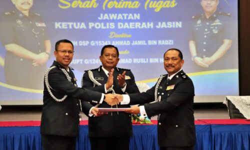 MOHAMAD RUSLI DILANTIK KETUA POLIS DAERAH JASIN BAHARU