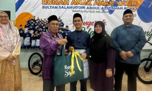 ANAK YATIM, MISKIN BUKAN HALANGAN BURU KECEMERLANGAN AKADEMIK