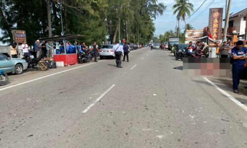 IBU MAUT, ANAK PATAH KAKI DALAM KEMALANGAN DI PANTAI PUTERI