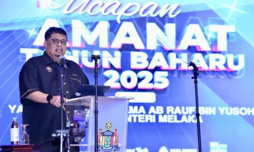 8 TERAS BUAT PENJAWAT AWAM, BINA MASA DEPAN MELAKA GEMILANG