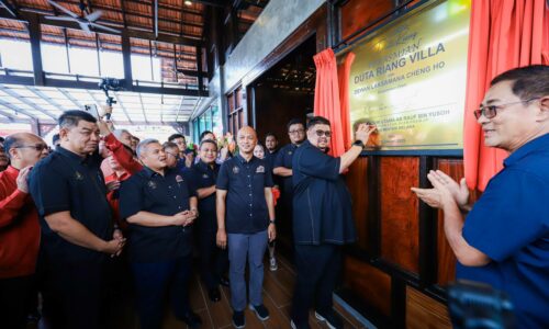 KEBUN DURIAN JADI PRODUK PELANCONGAN MELAKA