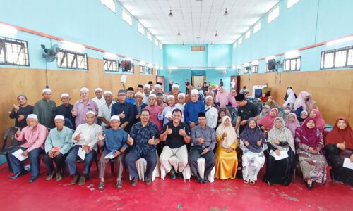 PERKHIDMATAN 80 PEGAWAI SYARAK DI MASJID TANAH DISAMBUNG