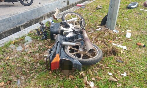 TRAGEDI TAHUN BARU CINA, TUKANG KAYU MAUT MOTOSIKAL TERBABAS