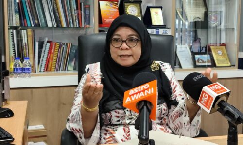 PUSAT SUMBER ILMU PANTAI KUNDOR SEDIA AKSES INTERNET KEPADA 1,000 PELAJAR