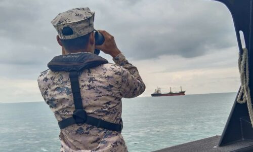 OPERASI SAR DUA NELAYAN HILANG DI PERAIRAN PULAU UNDAN DITAMATKAN