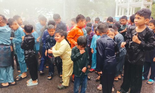 UMPAN KEDAI RM2 PUJUK ANAK KHATAN